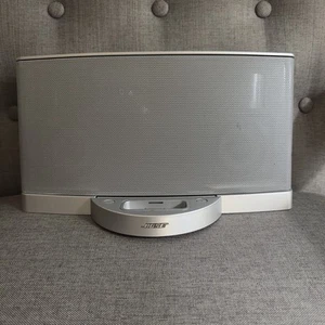 Bose SoundDock Series II Digital Music System iPhone Dock & Apple iPod Nano 4GB - Picture 1 of 7