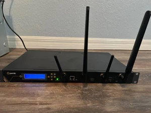 Perle IOLAN SCG18 R-LAW Wireless Console Server - Bild 1 von 3