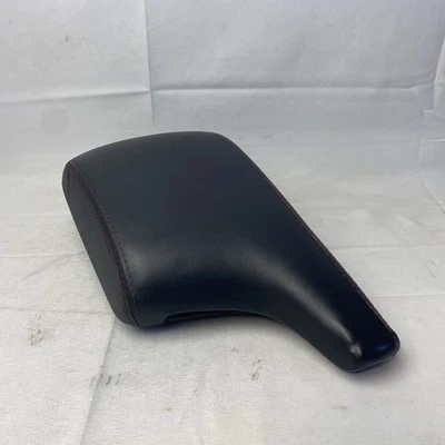 Крышка подлокотника крышка для центральной консоли Mazda 3 2014-2016 годов выпуска верхняя черная кожа красный шов - Изображение 1 из 4