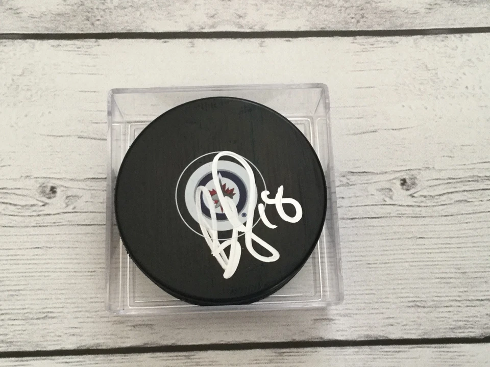 Bryan Little Autografiado Firmado Winnipeg Jets Hockey Puck a Foto 1 de 1