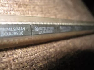 25 PCS Motorola SN74LS74AN MOT IC FF D-TYPE DUAL 1BIT 14DIP 74LS74 AN USA seller - Picture 1 of 2