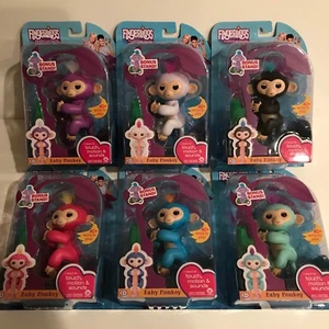Authentic Fingerlings Complete Set of 6 WowWee Fingerling Bonus Stand - Picture 1 of 2