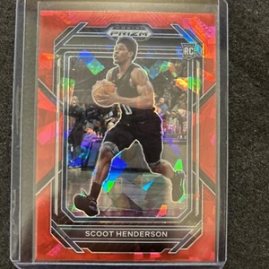 2022-23 SCOOT HENDERSON ROOKIE PANINI RED CRACKED ICE PRIZM RC - #24 - Bild 1 von 2