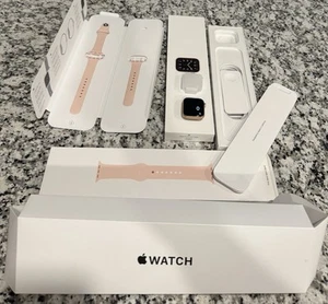 Apple Watch SE A2351 40mm Gold Case with Pink Sand Sport Band Pink Metal Band - Zdjęcie 1 z 14