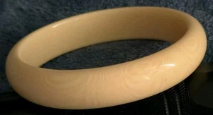 Vtg 40s Butterscotch Swirl Bakelite Narrow Bangle Bracelet 1/2" Wide 3" Across - Picture 1 of 4