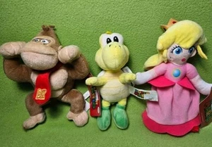 Super Mario Bros. 8" Plush: Donkey Kong + Princess Peach & Koopa Troopa Lot!!! - Picture 1 of 5