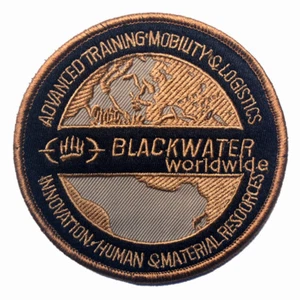 Bordado AGUA NEGRA EN TODO EL MUNDO Gancho Bucle Parche Sujetador Tapa Insignia - Imagen 1 de 7