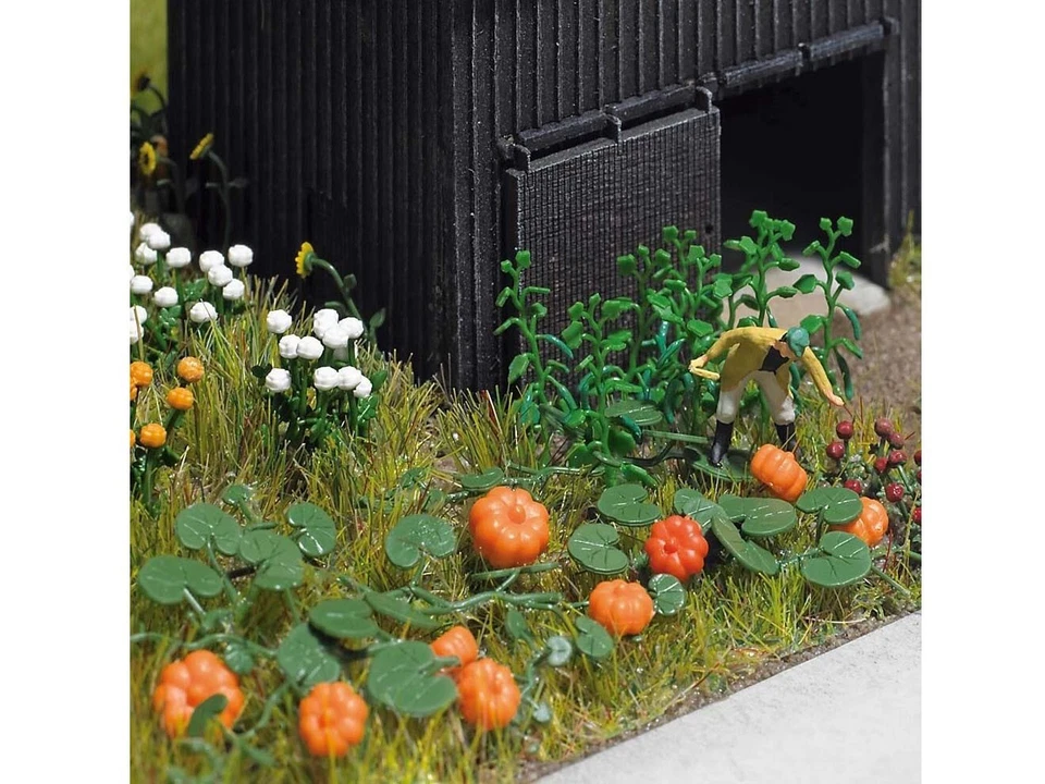 N Scale Scenery - 8101 - Pumpkin, cucumber and lettuce - Kit - Image 1 of 1