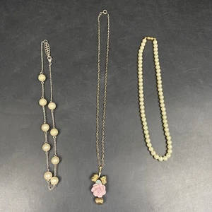 3 Stück Goldfarbene Kunstperlen Elegante Kette Halskette Rosa Blume Retro Modern - Bild 1 von 11