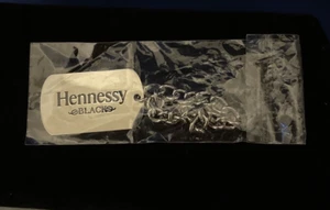Hennessy Etichetta bottiglia catena tappo metallo nero nuova con scatola - Foto 1 di 3