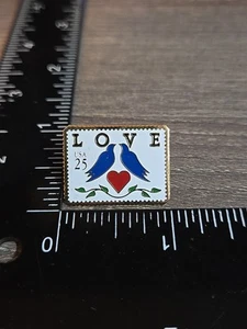LOVE Birds Herz 25 Cent USPS Briefmarke Emaille Anstecknadel Z1 - Bild 1 von 2