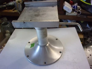 aluminum Boat Seat Pedestal Base 2-3/8" diameter Post 10-1/2" tall w/seat base - Foto 1 di 4