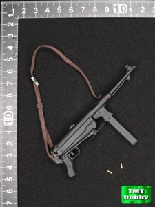 Maßstab 1:6 DID D80177 WWII German Flammenwerfer Joerg - MP40 SMG (Metall & Kunststoff - Bild 1 von 4