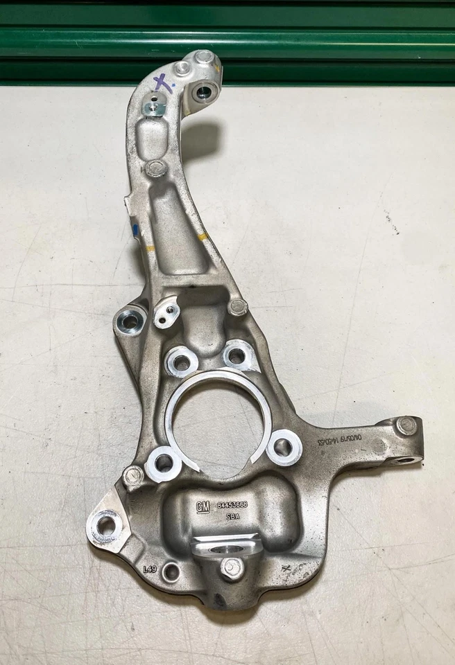 OEM Left Steering Knuckle - 2019-2024 GMC Sierra 1500 - GM 84453668 Genuine - Image 1 of 2