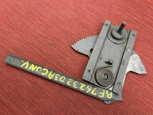 1953-1954 Ford, convertible , hardtop front window regulator - Foto 1 di 8