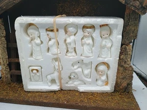 Presepe natalizio 1991 10 pezzi collezione Summit porcellana e mangiatoia vintage - Foto 1 di 14