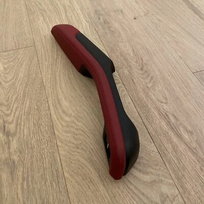 Porsche Macan 2017 GTS rojo panel puerta manija interior trasero derecho lado pasajero Foto 1 de 4