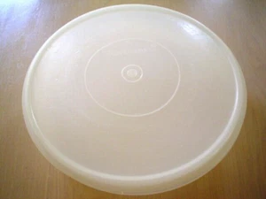 TUPPERWARE VINTAGE CAKE/PIE/PIZZA STORAGE KEEPER'S - Picture 1 of 2