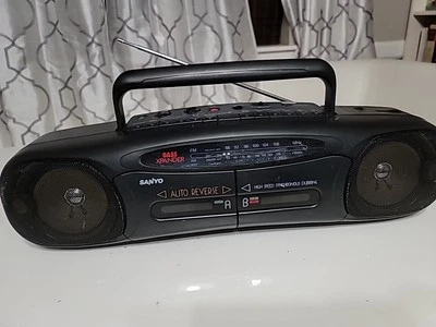 Reproductor de casete doble grabadora radio AM/FM Sanyo Boombox MW732 ¡Probado funcionando! Foto 1 de 4
