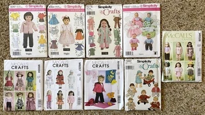 Konvolut 9 Schnittmuster Puppenkleidung McCall's 5554 6526 Simplicity 4297 4364 5276 - Bild 1 von 1