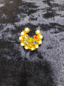 Broche Media Luna Tono Dorado De Colección Perla Imitación Multicolor Estrás Prendedor Disfraz - Imagen 1 de 6