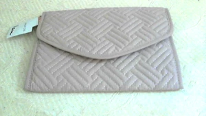 Estuche de Viaje WE CARE Acolchado Joya 9"x6.5" Plegable Multi Comps Snap Downs - Imagen 1 de 6
