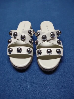 Zapatos Sandalias MARC FISHER Mujer Talla 7M Deslizables Prisca Plata Bola Tachonadas  Foto 1 de 4