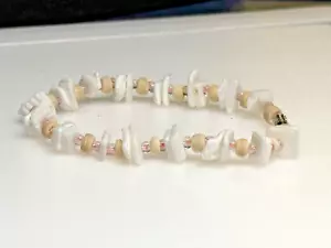 Vintage Bracelet Seashell Chip White Plastic Inserts 10.89g - Picture 1 of 5