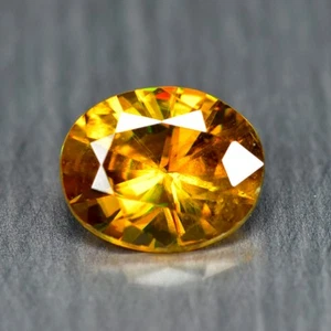 Taglio Ovale 0,83Ct_Sfene di Titanite Spumante 100% Naturale Multicolore - Foto 1 di 1