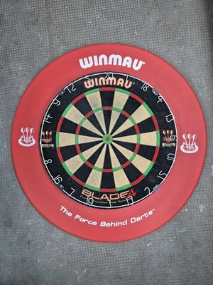 Winmau Blade 4 Dartscheibe Dartboard mit Surround Catchring  - Bild 1 von 4
