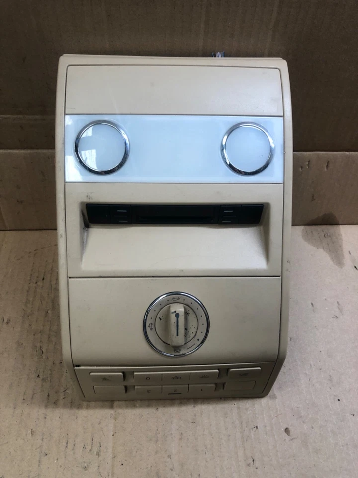 2004-2007 大众 TOUAREG 前室内灯单元 7L0868403 — 第 1/4 张图片