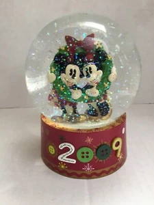 Disney Mickey and Minnie Snow Globe 2009 Christmas. NIB - Picture 1 of 15
