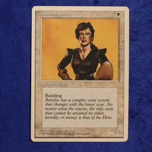 1995 Magic The Gathering Fourth Edition: Benalish Hero (mtg13) Douglas Shuler - Picture 1 of 2
