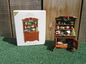 Nuovissimo Hallmark Keepsake armadio della signora Claus 2012 ornamento ridipinto - Foto 1 di 7