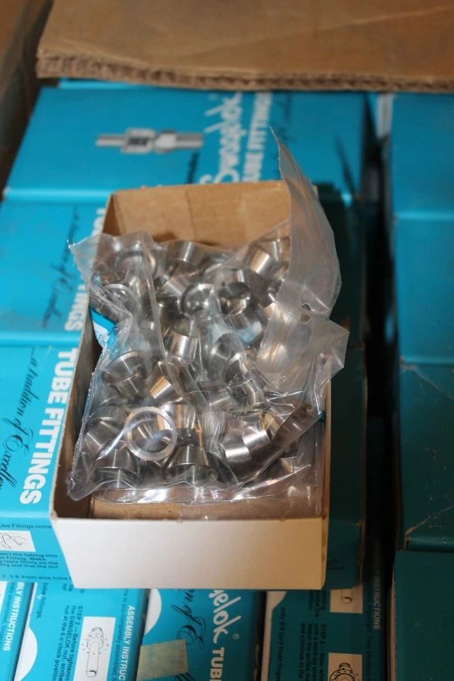 LOT OF 100 NEW SWAGELOK SS-813-1 1/2" FRONT FERRULE
