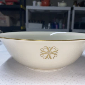 Lenox 1980 Avon President's Club Award Bowl 24k trimmed - Picture 1 of 7