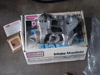 MOPAR Edelbrock 2186 Performer 383 Intake Manifold  Chrysler BIG BLOCK - Image 1 of 4