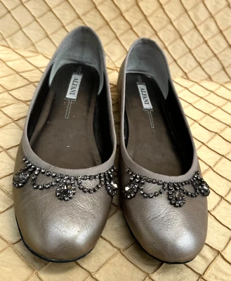 Женские кожаные балетки Alfani Aurora размер 9 М со стразами с украшениями - Изображение 1 из 4