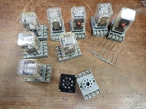 USATO (9) ACI 9726A1201 Relè 120VAC Bobina+(9) IDEC SR2P-06 Base Relè+(5)Molle - Foto 1 di 8