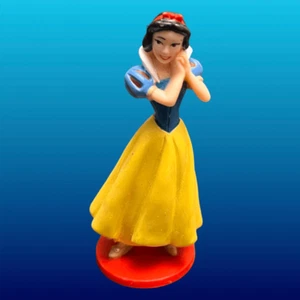 Statuina Disney Sette Nani BIANCANEVE in Giallo - Cake Topper in PVC 3 1/4" B2 - Foto 1 di 2