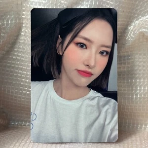 Olivia Hye Official MMT Photocard Loona 2022 1st World Tour LoonaTheWorld Kpop - Picture 1 of 2