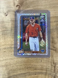 2025 Topps Pro Debut - Topps Chrome Carson Benge XFractor #PDC-55 (RC) - Foto 1 di 2