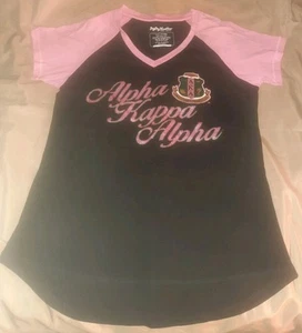 Alpha Kappa Alpha AKA Glitter V Neck T-shirt Black & Pink Size M Medium - Picture 1 of 4