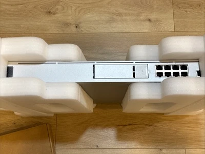 Ubiquiti Networks 10G SFP+ Gateway de seguridad empresarial y dispositivo de red... Foto 1 de 2