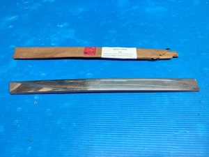 Enjoliveur de coulisse de vitre de porte arrière droite pour: Peugeot: 504 Berli - Picture 1 of 1