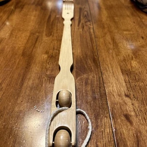 Bamboo Back Scratcher and Body Roller Massager 2 in 1 - Picture 1 of 3