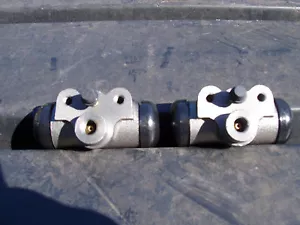 59 60 61 62 63 64 65 66 STUDEBAKER REAR WHEEL CYLINDERS WITH 8 CYLINDER - Bild 1 von 2