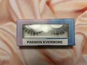 Eyelashes Natural - Picture 1 of 1