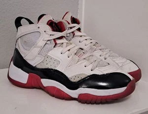 Scarpe Nike Air Jordan Jumpman Two Trey taglia 8 bianco/rosso DO1925-106 - Foto 1 di 10