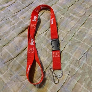 NEBRASKA HUSKERS COLOR ROJO 24"x3/4" Cordón/Hebilla Desmontable - Imagen 1 de 6
